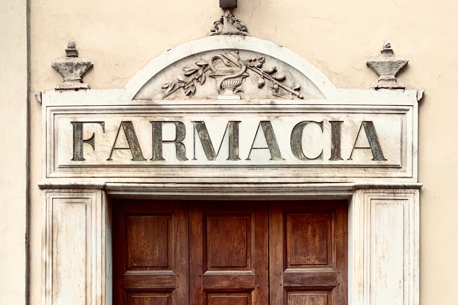 Символічне зображення італійської аптеки