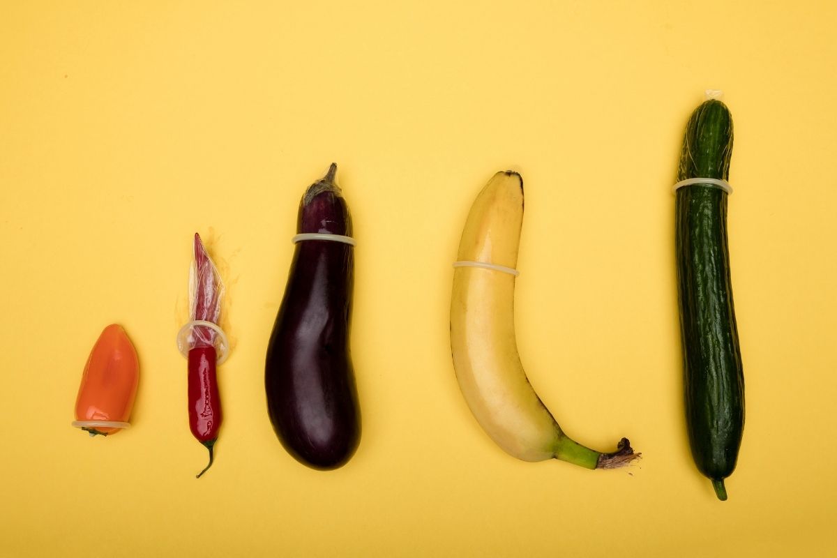Презервативи на фрукти та овочі різного розміру